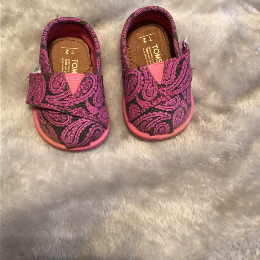 Toms